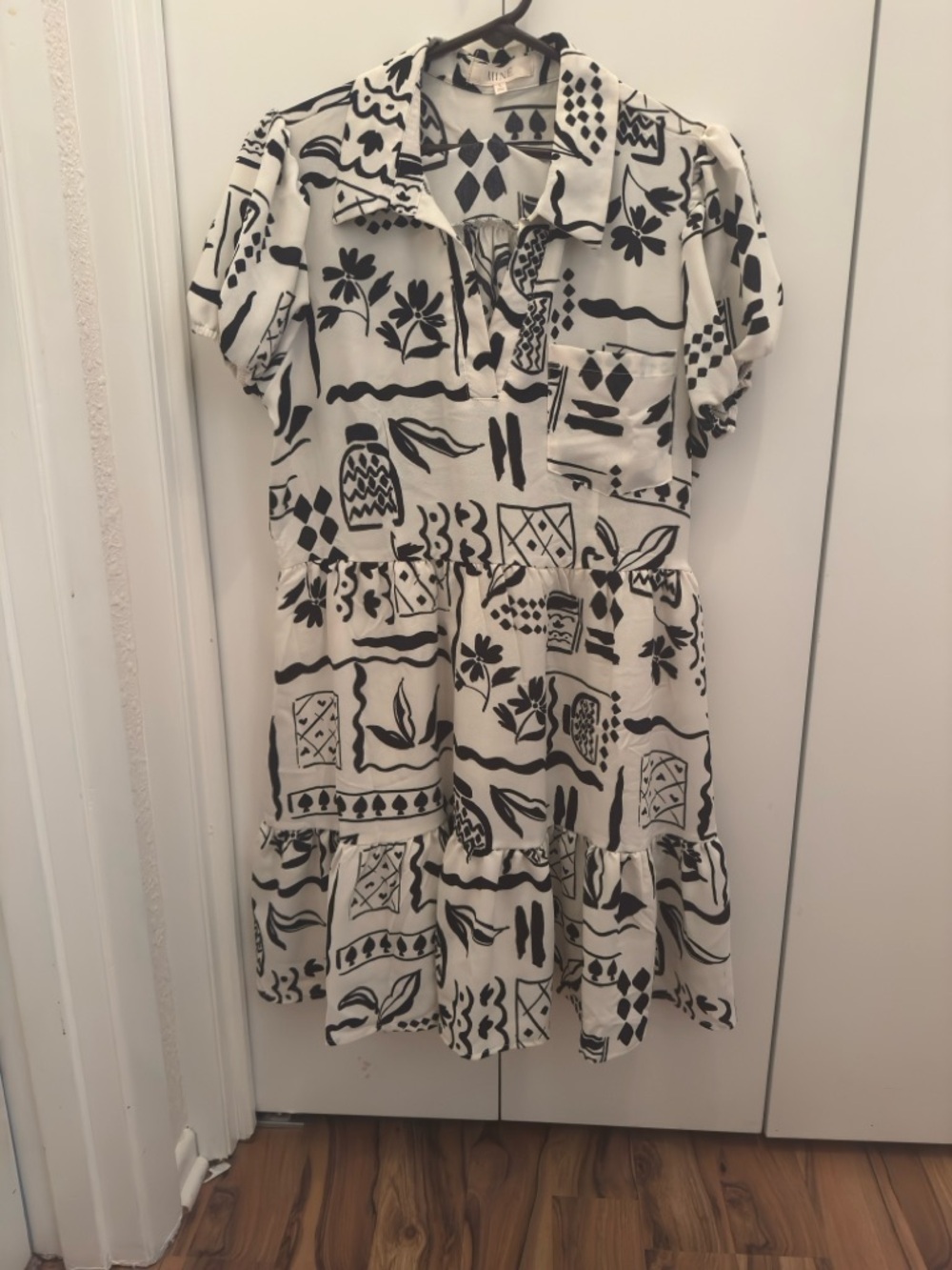 mine Black & White Graphic Collared Tiered Mini Dress